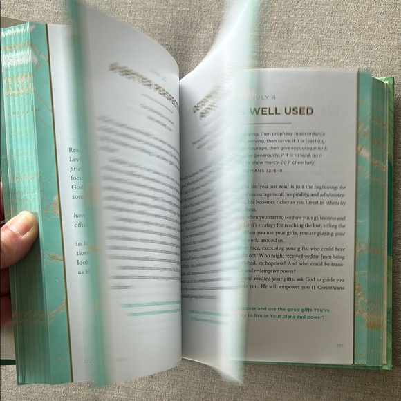 Unshakeable Devotional Book - NEW - Picture 3 of 10